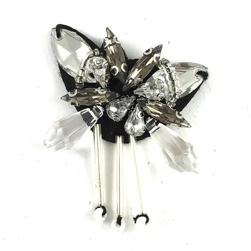 Heart-Shaped Crystal Bead Sew-On Embellishment 1