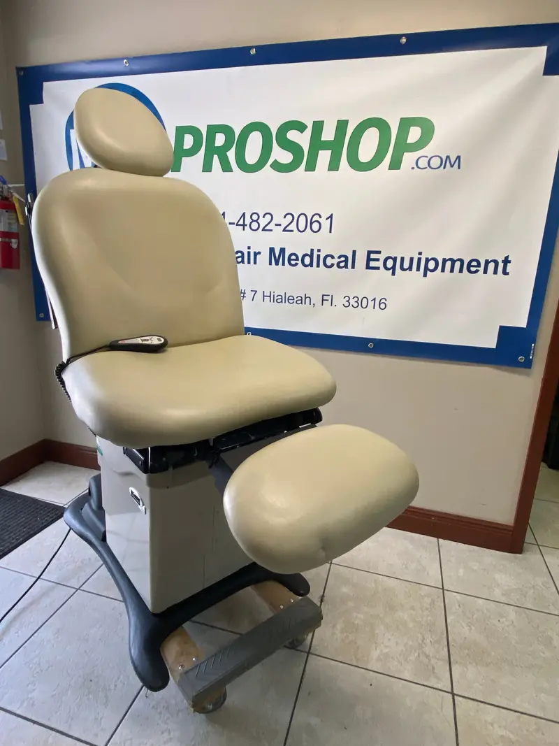 Midmark 630 Motorized Procedure Chair 1