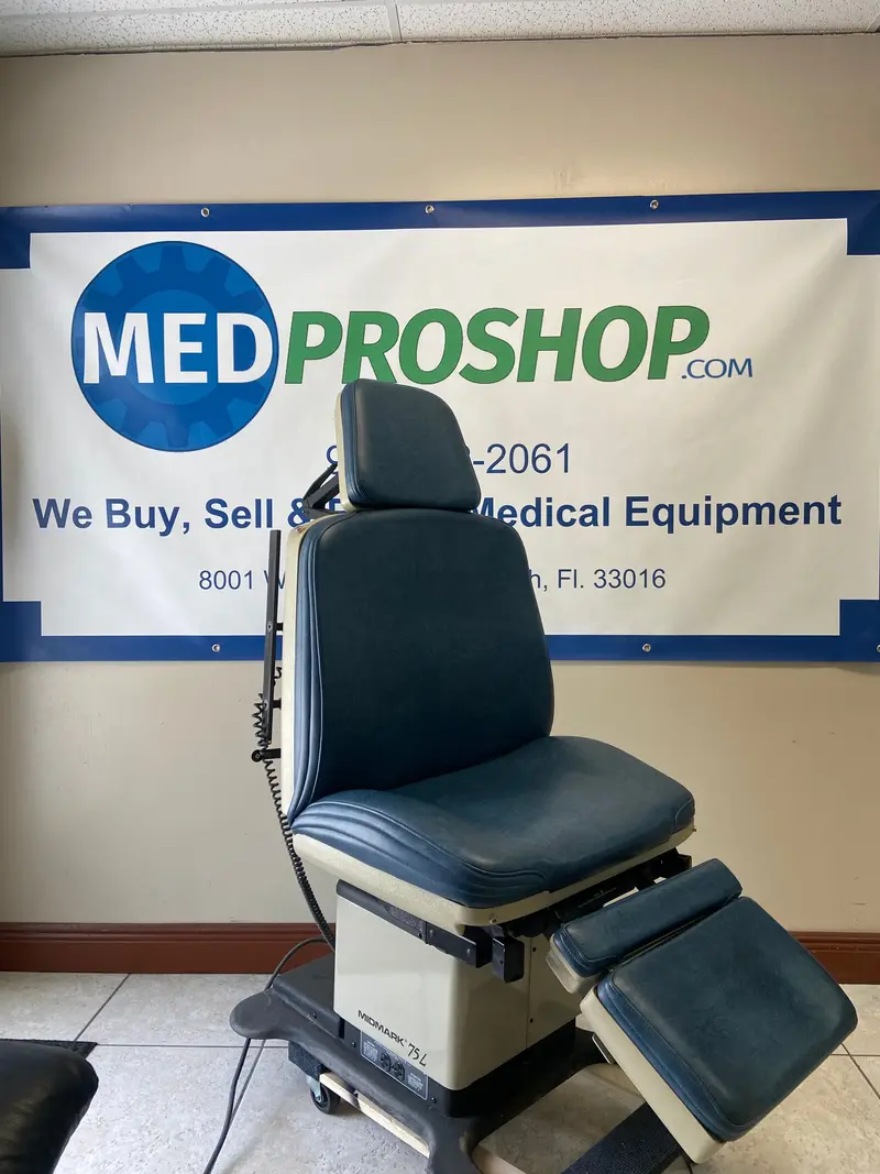 Midmark 75L Ergonomic Exam Chair With Customizable Positioning 1
