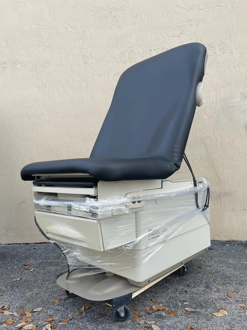 Midmark Ritter 222 Barrier-Free Power Exam Table – Refurbished Unit 1