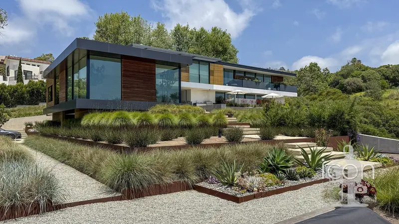 Minimalist Modern Residence Mo3112 1