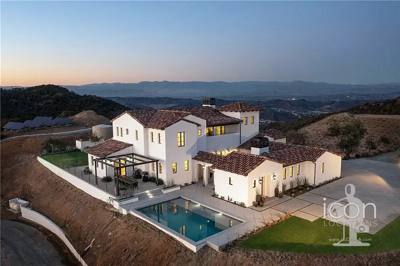 Modern Interpretation Of Spanish Architecture Sp2037 1