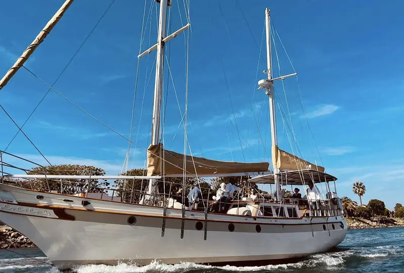 Nautical-Themed Sailboat-Inspired Residence - Boat2011 1