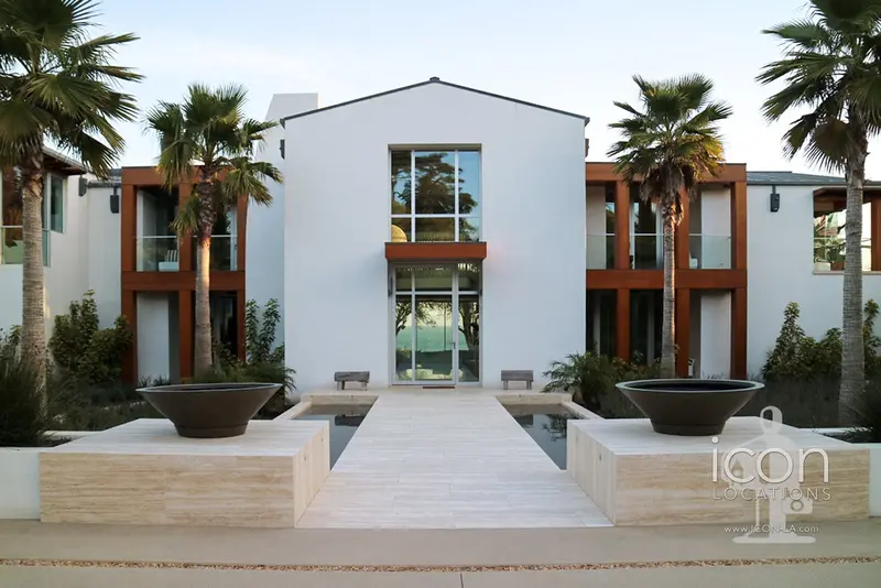 Refined Santa Barbara Modern Residence - Sb3006 1