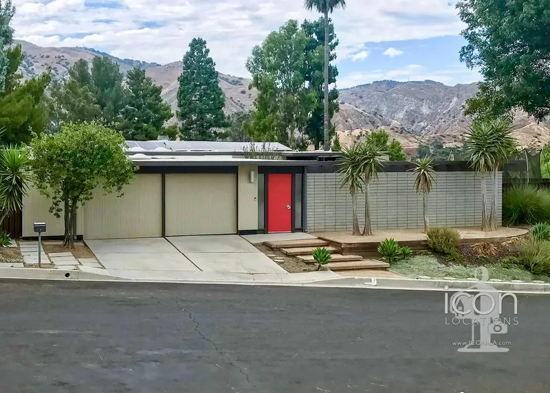 Retro Mid-Century Home - Mid2075 1