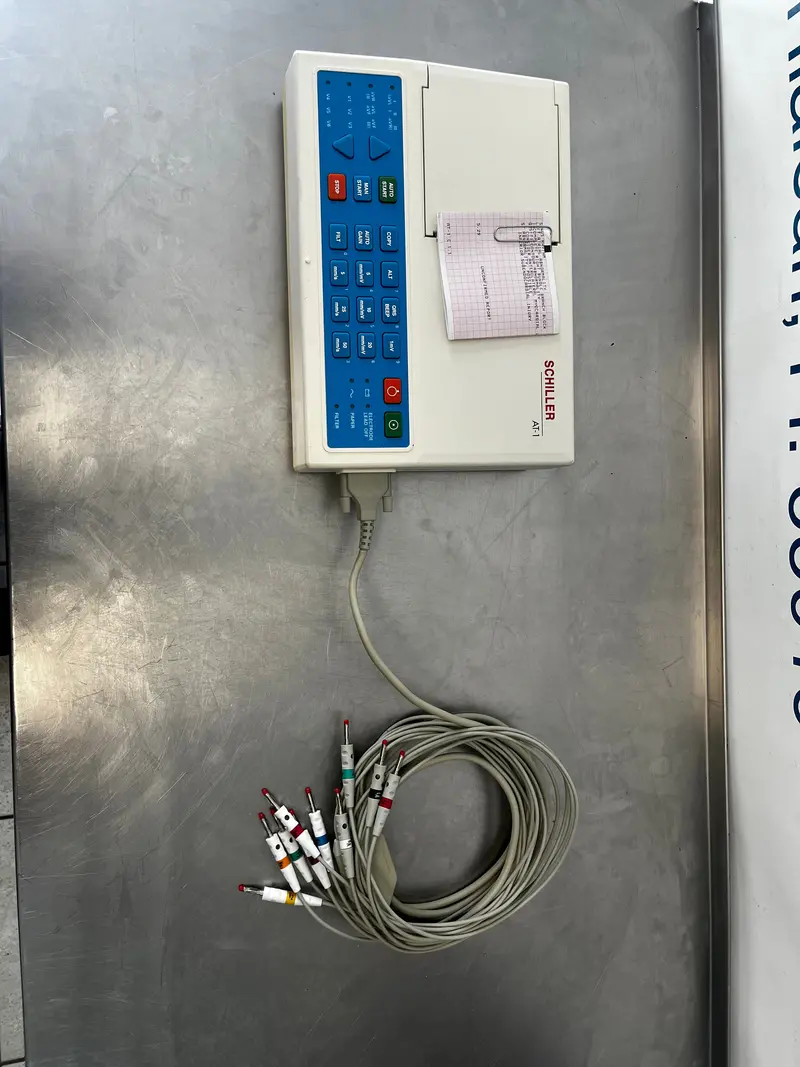 Schiller Cardiovit At-1 Digital Ecg Machine, 12-Lead, Touchscreen Interface 1