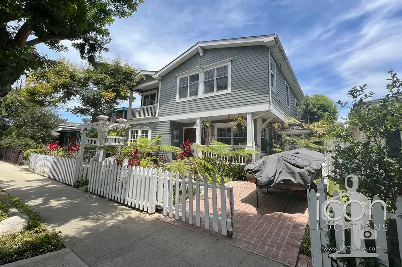 Traditional Craftsman Cr2037 1