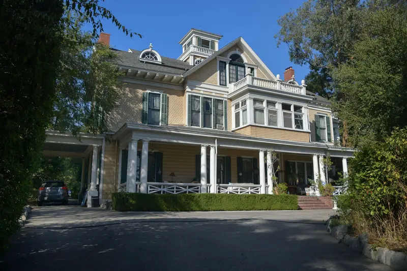 Victorian-Inspired Architecture Vict2025 1