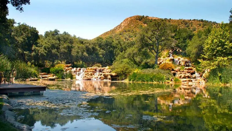 Water Feature Scene: Lake, Pond, Pool & Fishing Area Ra3155-5 1