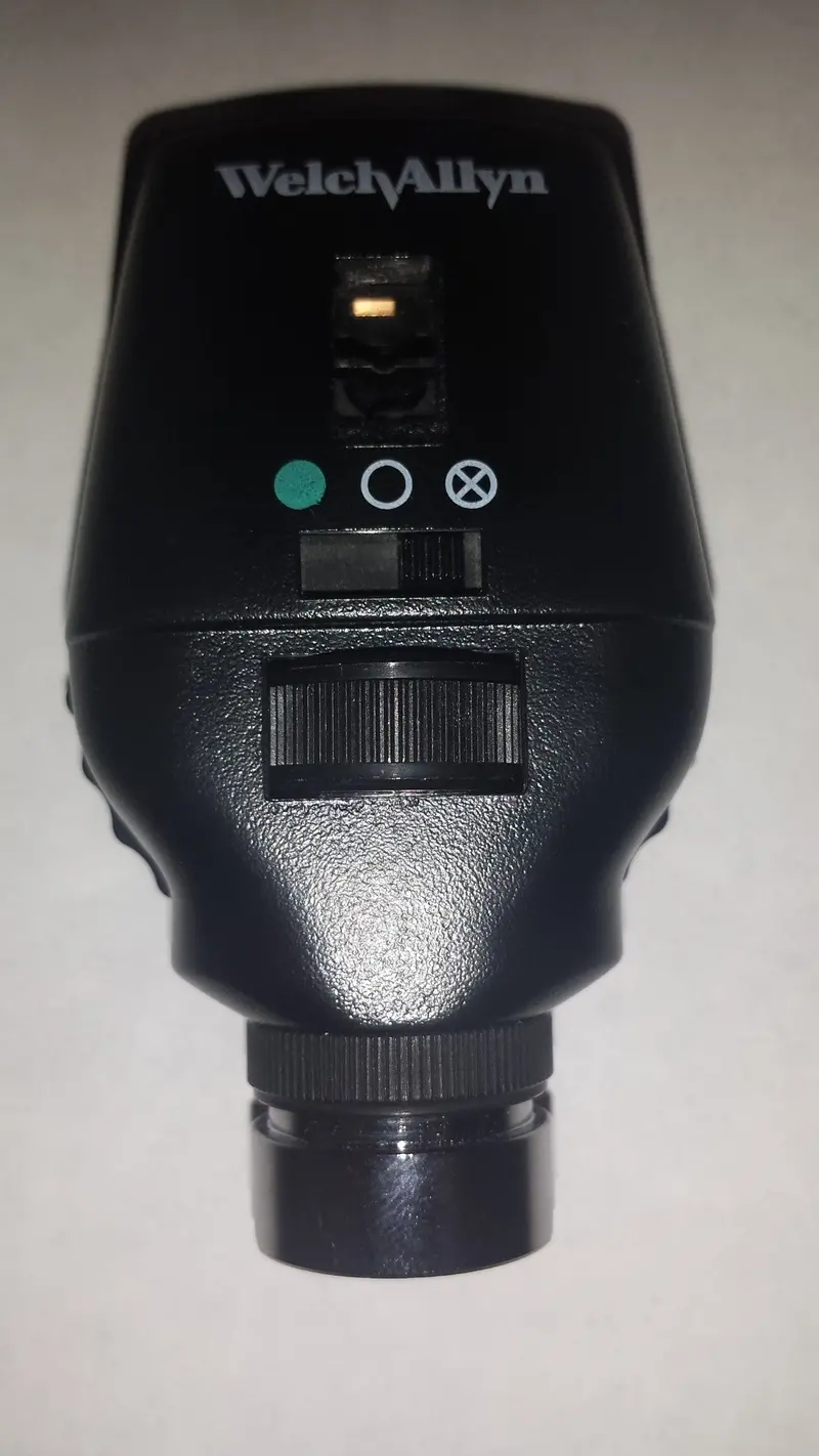 Welch Allyn 3.5V Standard Ophthalmoscope Model 11720 1