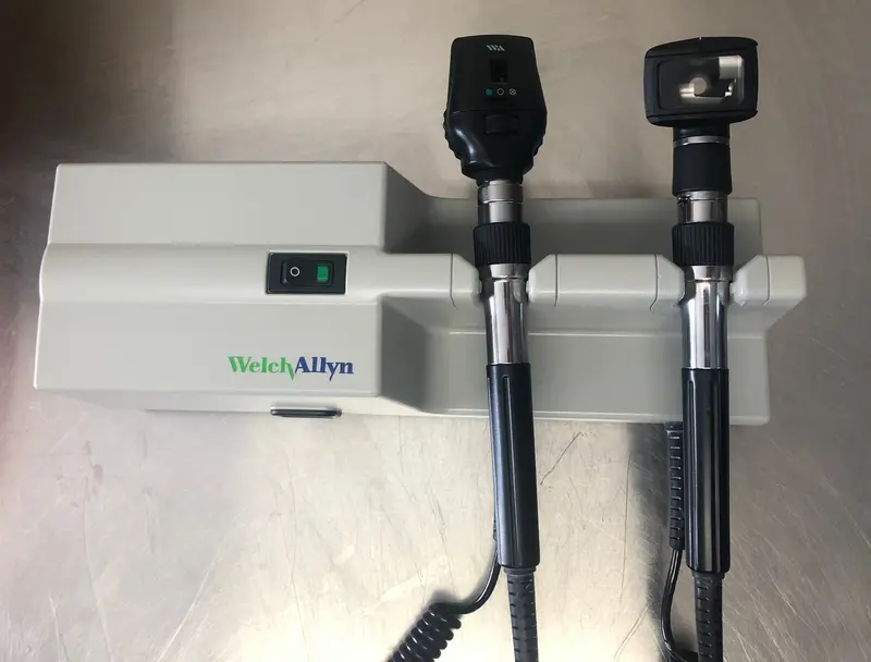Welch Allyn 767 Diagnostic Set – Otoscope & Ophthalmoscope (No Handpieces) 1