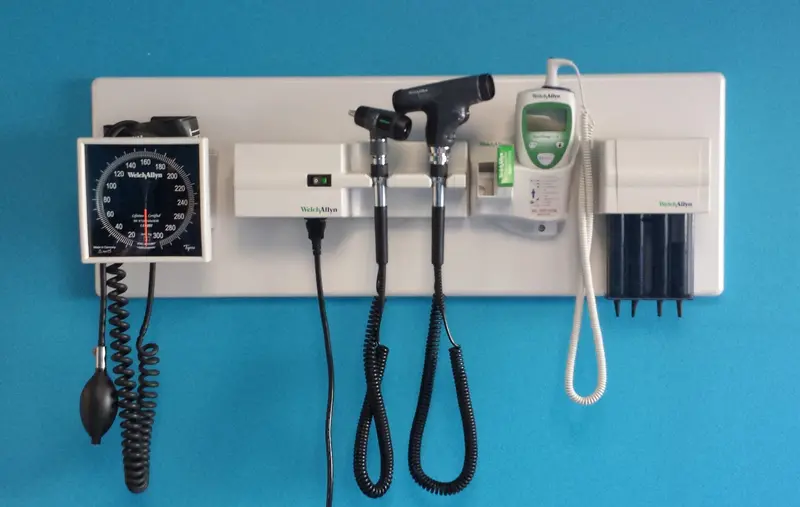 Welch Allyn 767 Full Diagnostic Set With Integrated Light Source 1