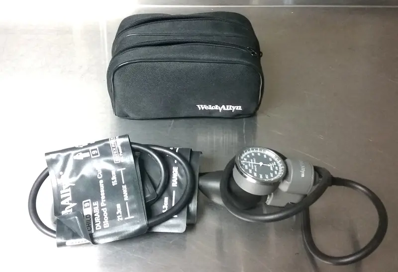 Welch Allyn Ds44 Blood Pressure Cuff Pouch Set 1