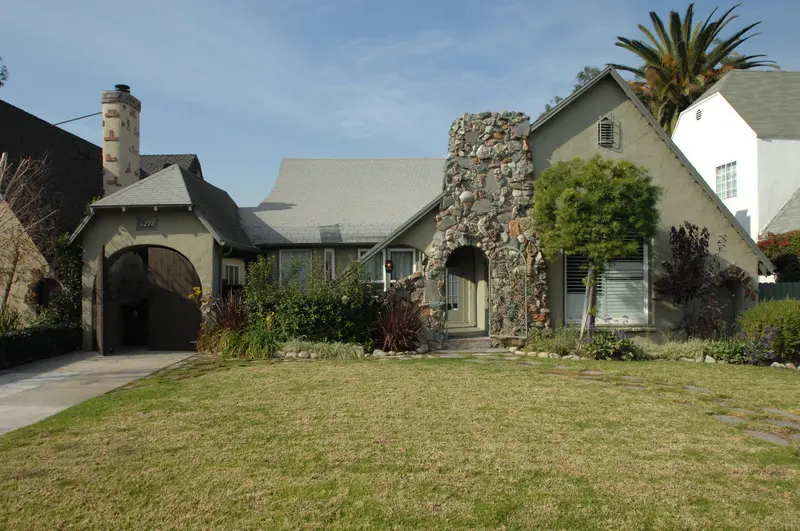 Whimsical Storybook Cottage St2021 1
